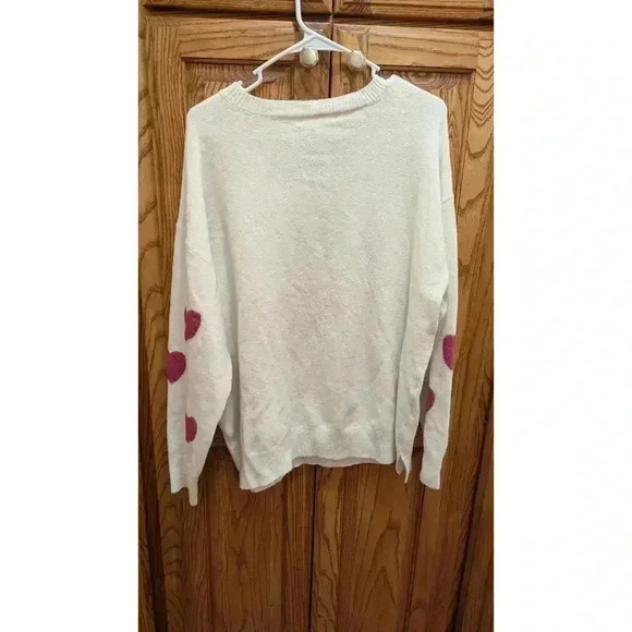 Women's soft heart sweater with pearl over heart detail, Madison Hudson size 2XL - Picture 4 of 6